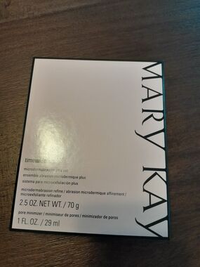 Mary Kay TimeWise Microdermabrasion Plus Set - White & Black Packaging